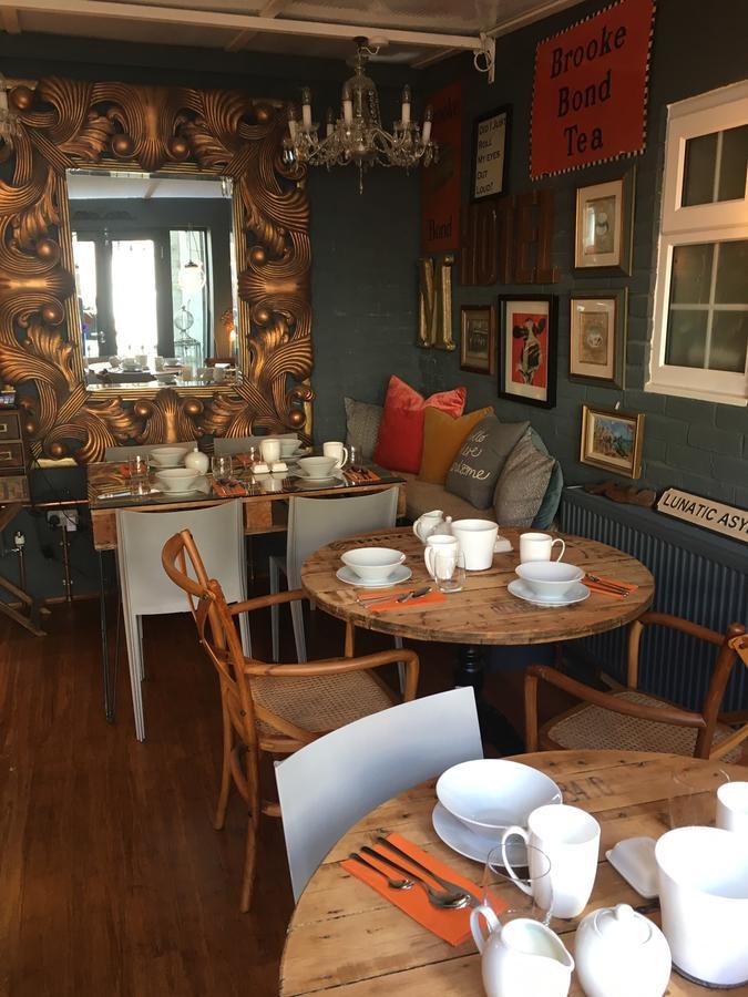 At Number One Couette-café Broadstairs